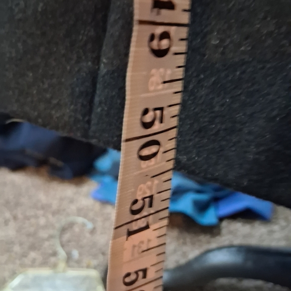 Elegant Black Double-Breasted Women's Coat - Picture 3 of 4